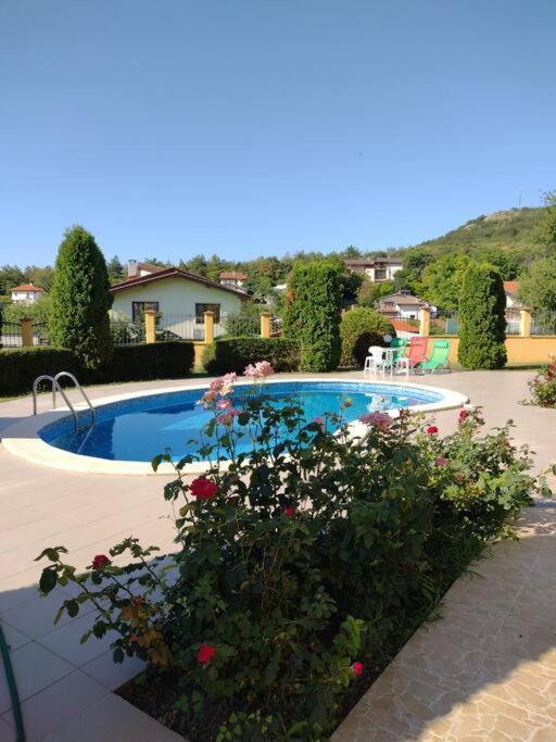 Luxury Seaview 2-Bedroom Apartments Blue Elephant Balchik Esterno foto