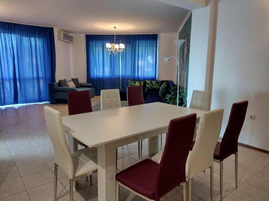 Luxury Seaview 2-Bedroom Apartments Blue Elephant Balchik Esterno foto