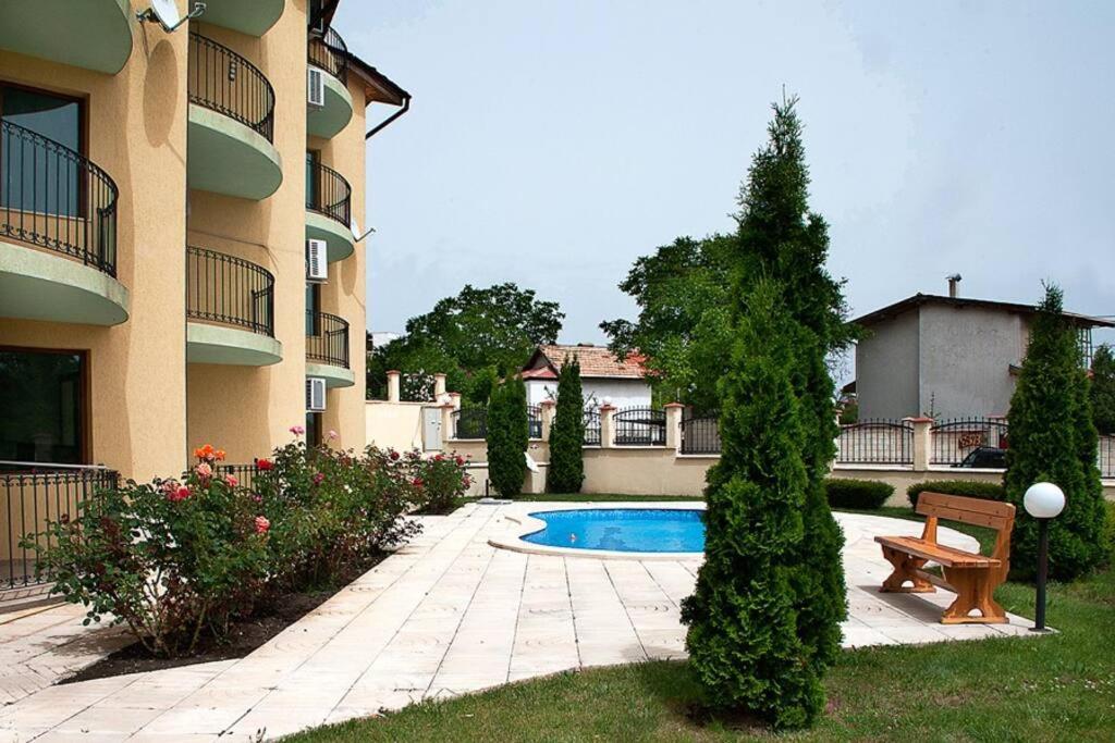 Luxury Seaview 2-Bedroom Apartments Blue Elephant Balchik Esterno foto