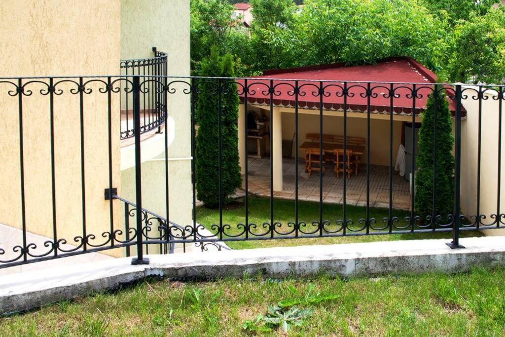 Luxury Seaview 2-Bedroom Apartments Blue Elephant Balchik Esterno foto