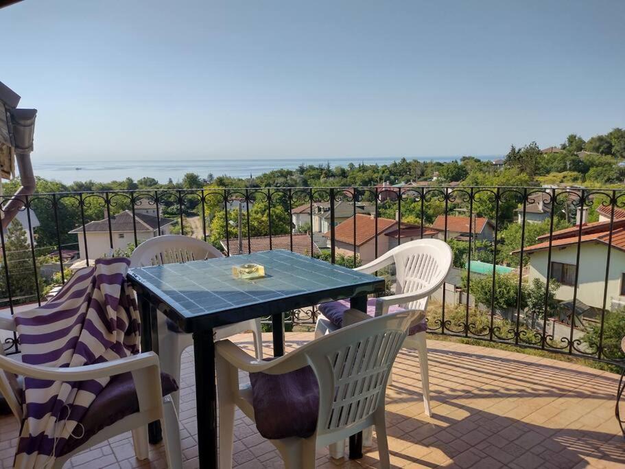 Luxury Seaview 2-Bedroom Apartments Blue Elephant Balchik Esterno foto